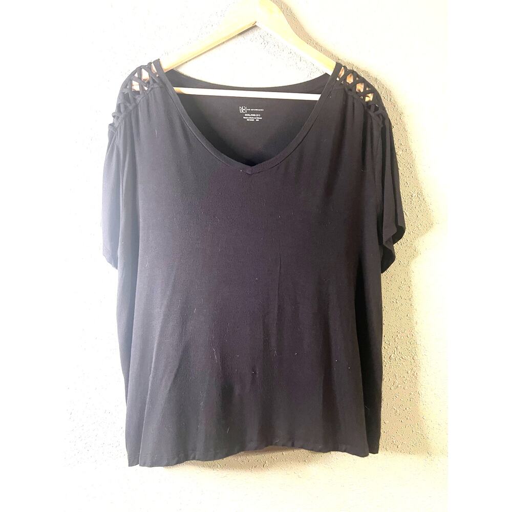 No boundaries black womens t shirt peekaboo shoulders soft lightweight 3x goth